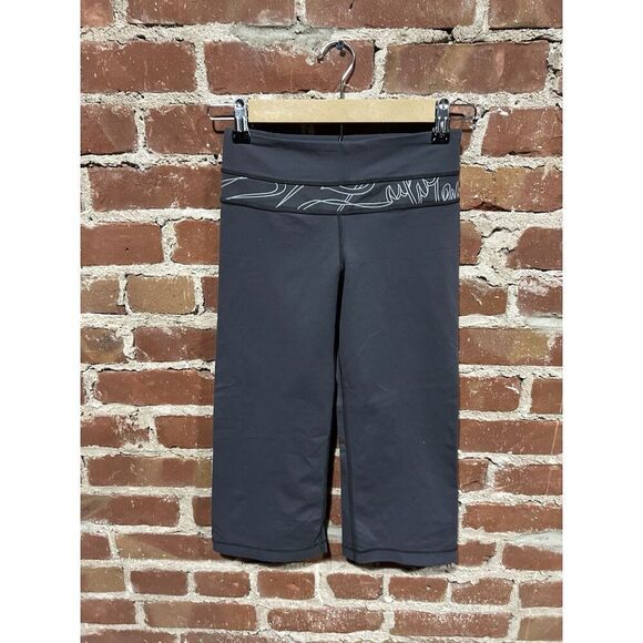 Lululemon Womens Gray Reversible Capri Atlhetic Leggings Size 2 - Picture 1 of 3